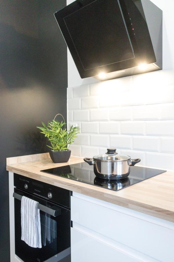 Apartment Appart-hotel N 4 Calme Avec Terrasse, Wi-fi Debit, Petit-dejeuner, Room-service Et Parking Prive *
