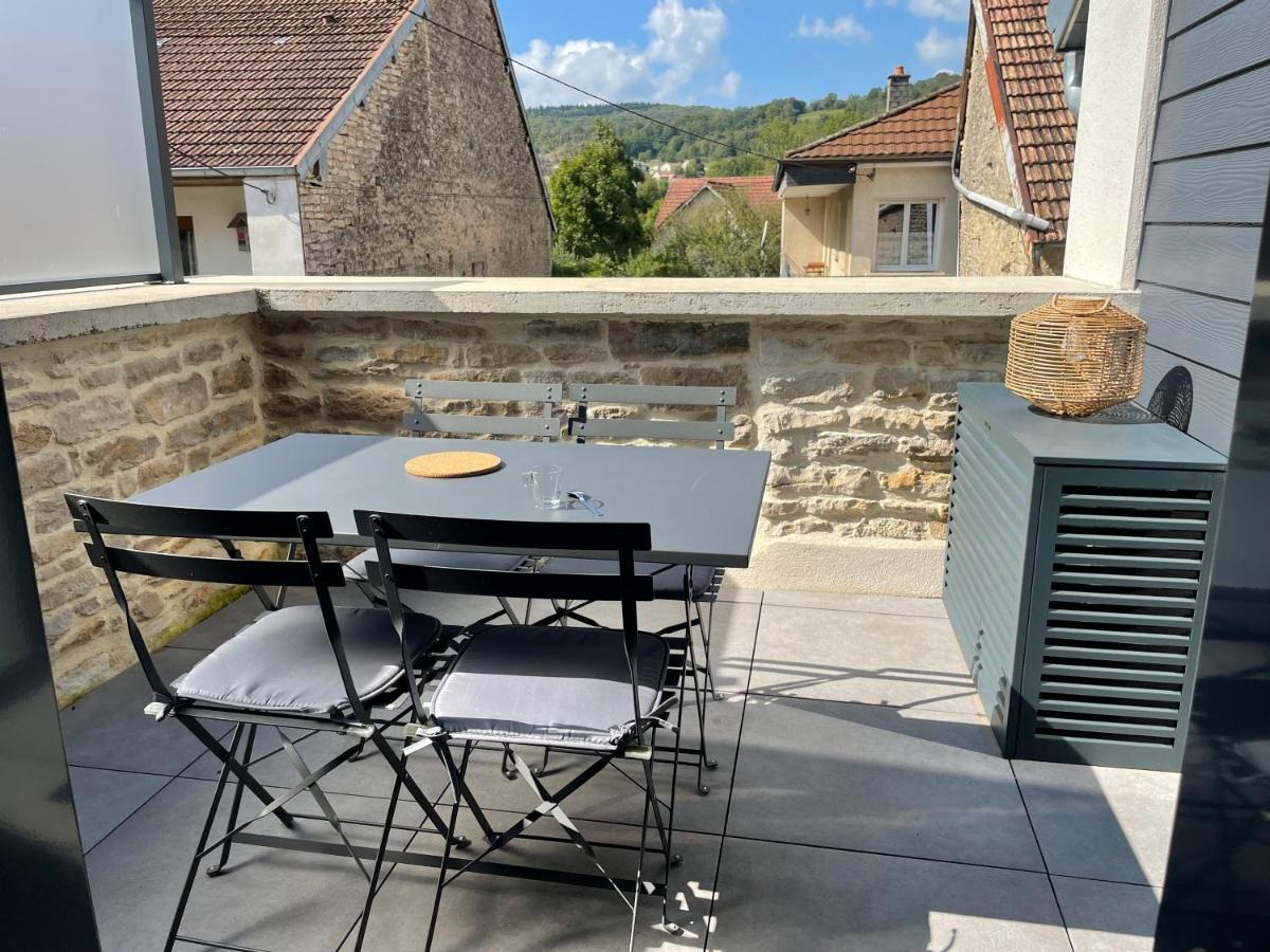Appart-hotel N 4 Calme Avec Terrasse, Wi-fi Debit, Petit-dejeuner, Room-service Et Parking Prive Apartment