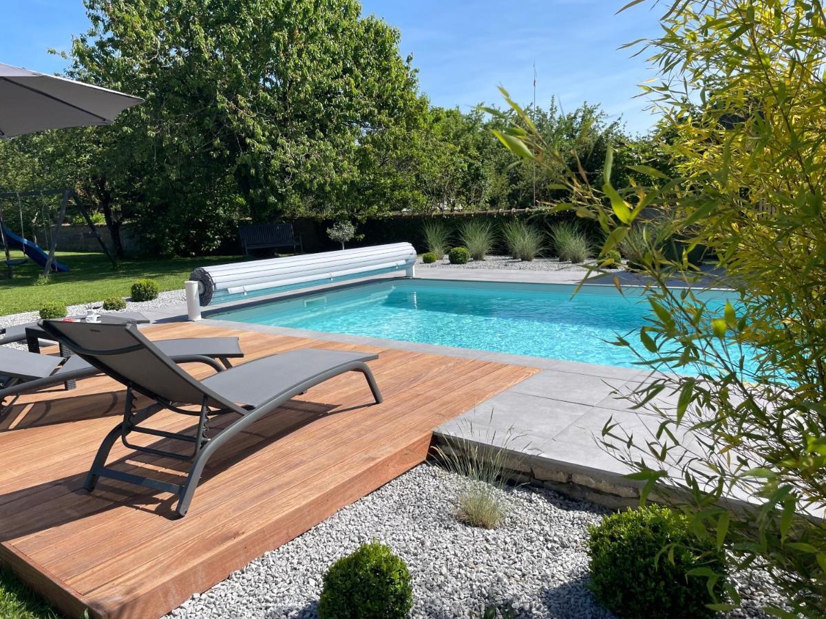 Appart-hotel N 4 Calme Avec Terrasse, Wi-fi Debit, Petit-dejeuner, Room-service Et Parking Prive Chouzelot