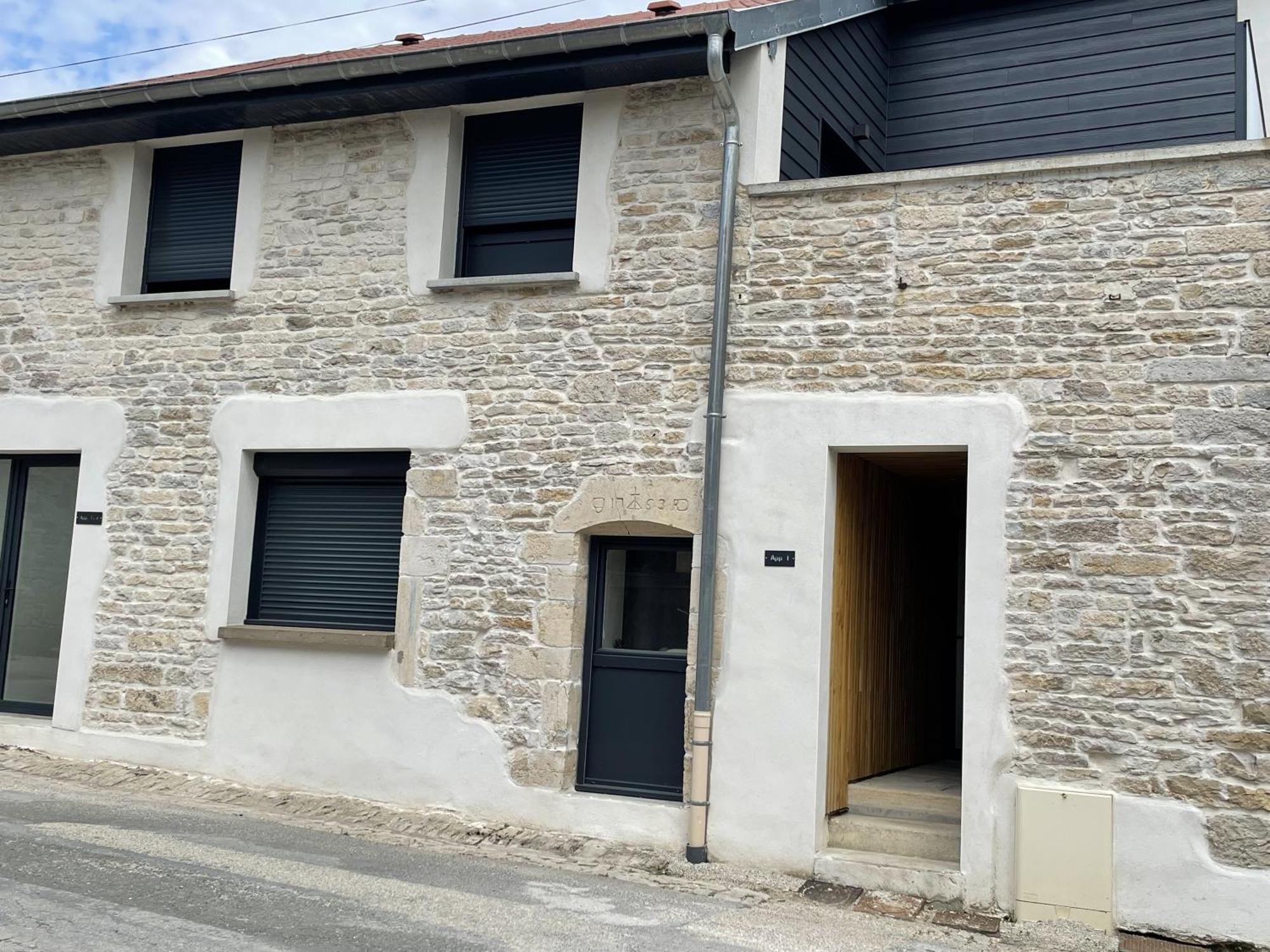 Appart-hotel N 4 Calme Avec Terrasse, Wi-fi Debit, Petit-dejeuner, Room-service Et Parking Prive Chouzelot